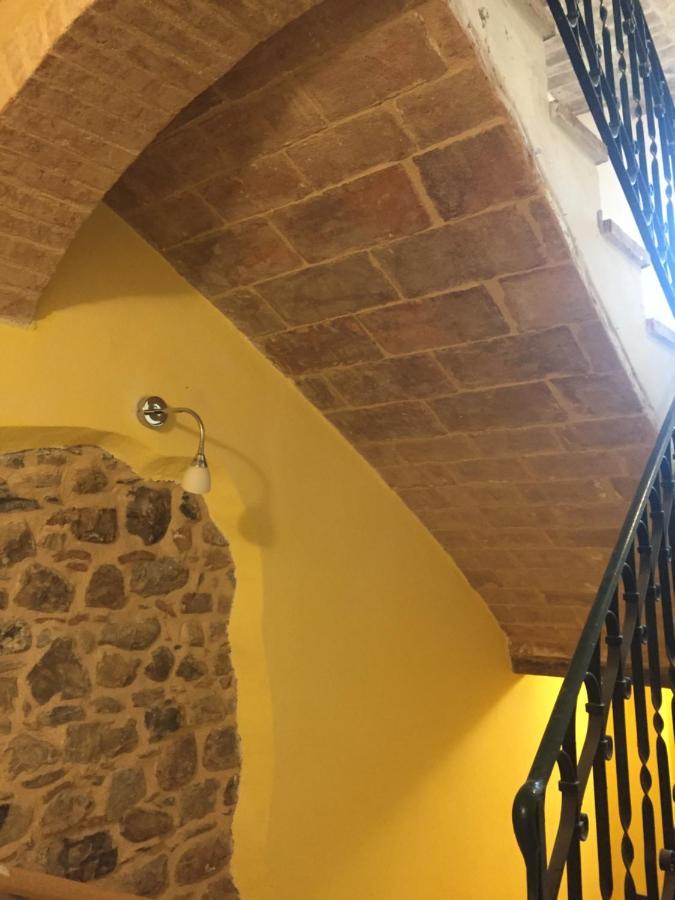Ababo Affittacamere Quattro Castella Exteriör bild